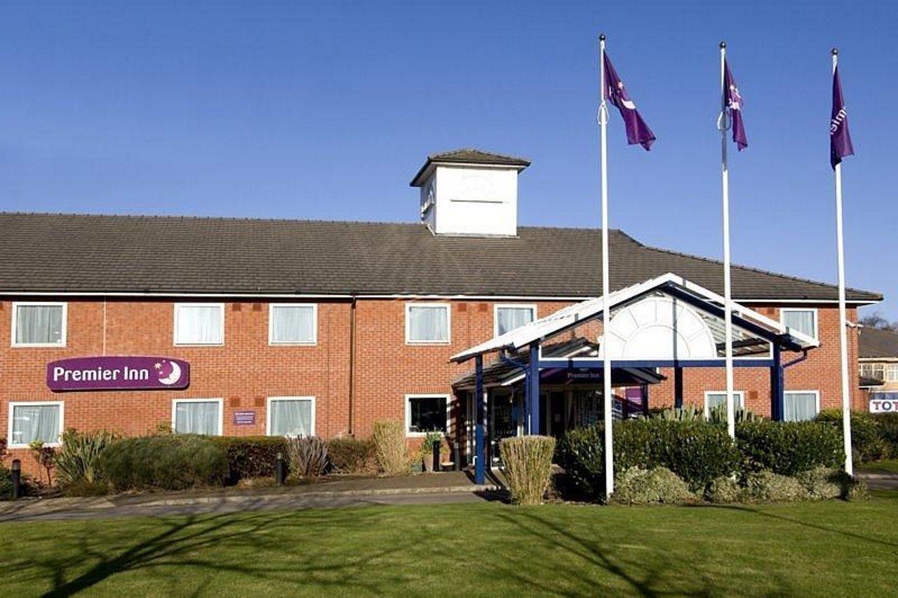 Premier Inn Pontypool Esterno foto